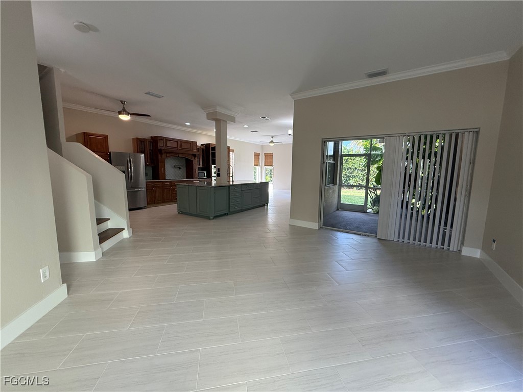 8689  Spring Mountain Way