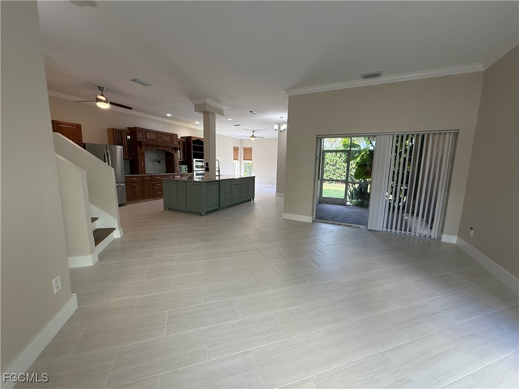 8689  Spring Mountain Way