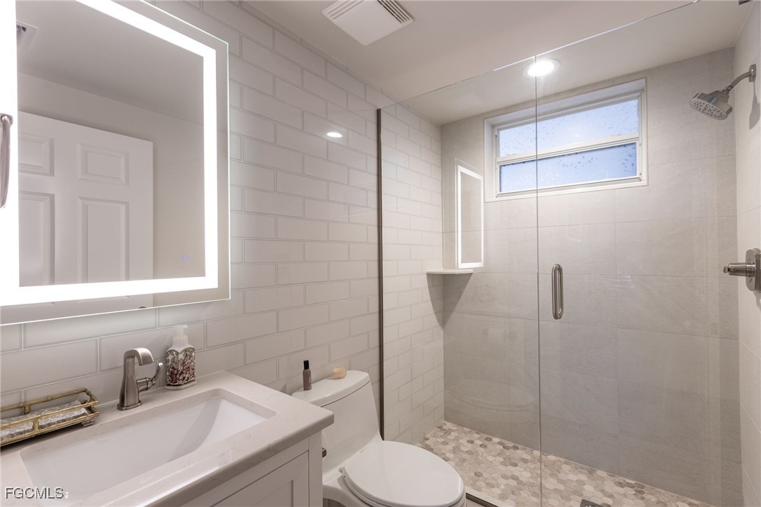 14250  Royal Harbour Court, Apt 913