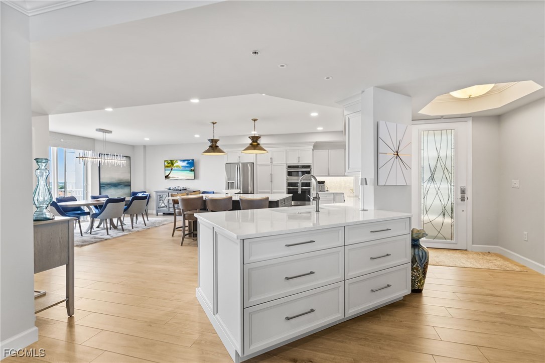 14250  Royal Harbour Court, Apt 913