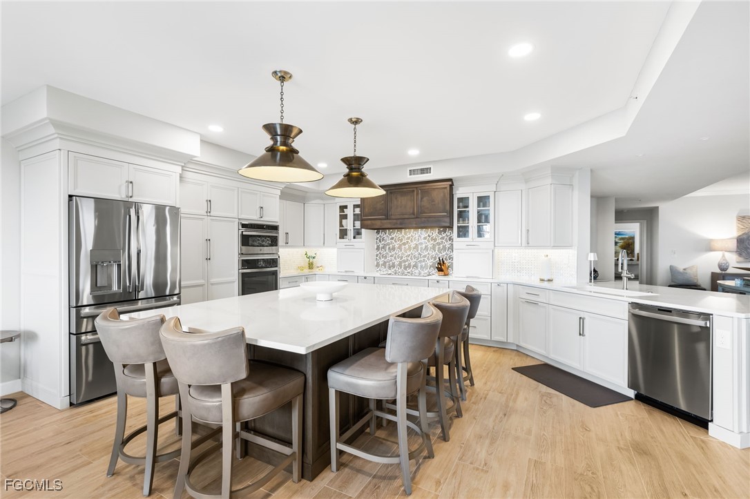 14250  Royal Harbour Court, Apt 913