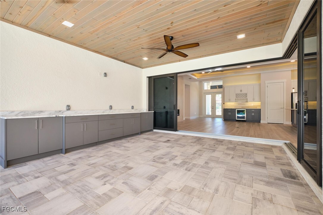5513  Merlyn Lane