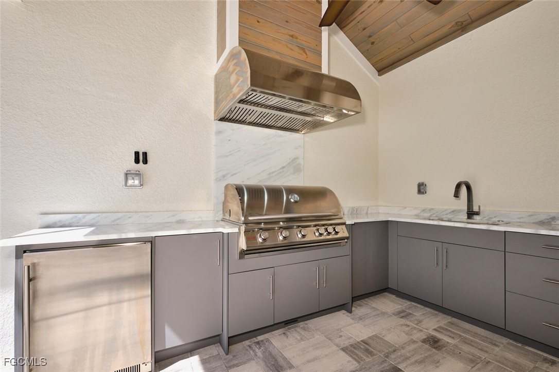 5513  Merlyn Lane