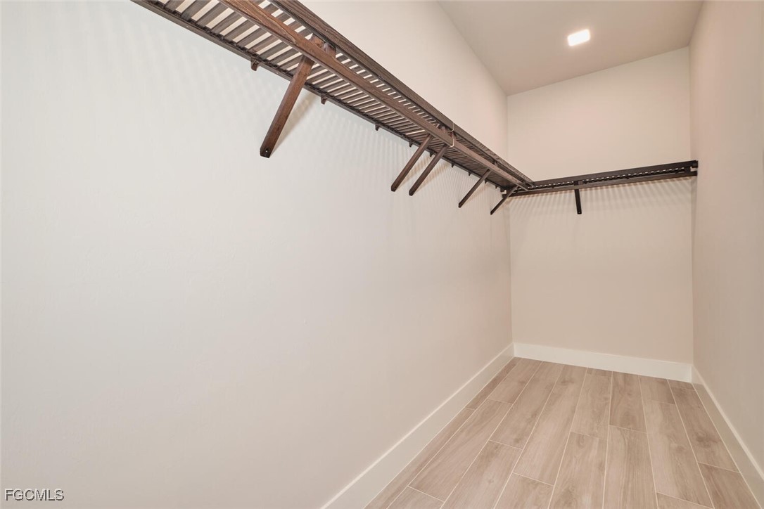 5513  Merlyn Lane