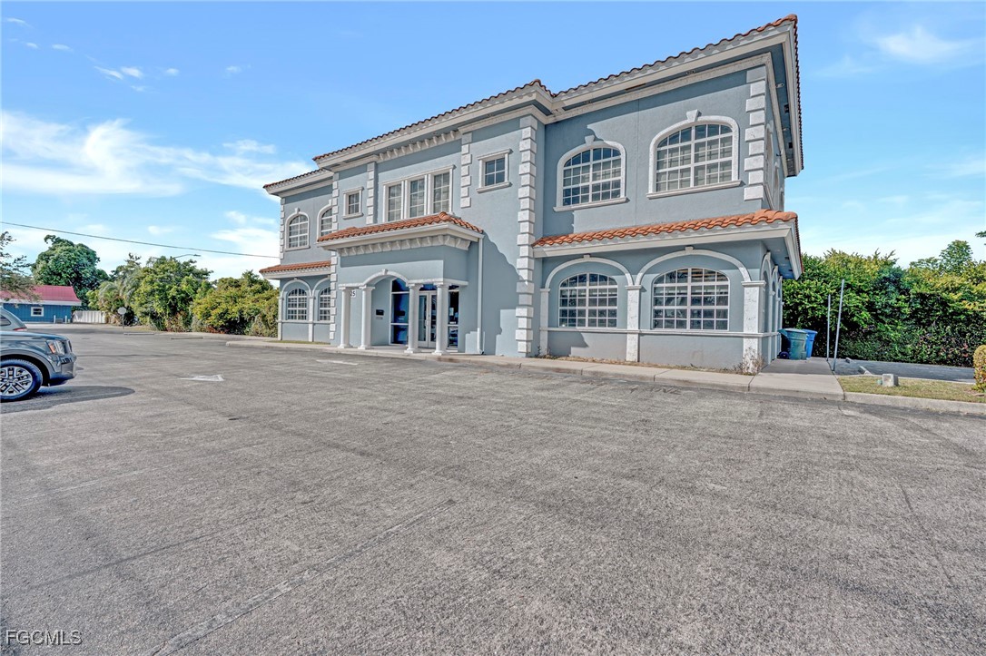 1825 Colonial Boulevard