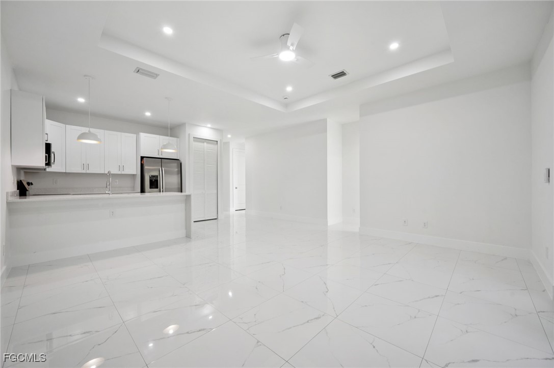 2403  Quentin Avenue