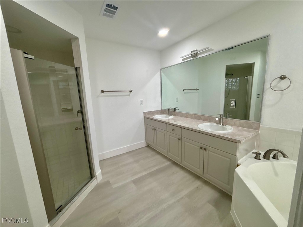 142 SW 34TH Place