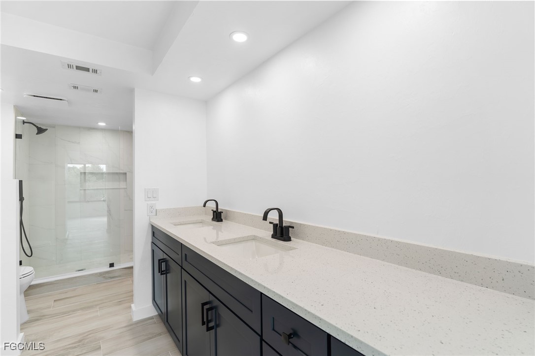 2067 W Lakeview Boulevard, Apt 8