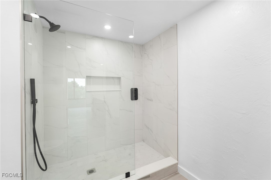 2067 W Lakeview Boulevard, Apt 8