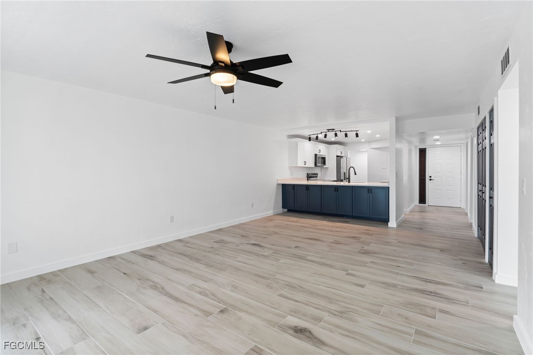 2067 W Lakeview Boulevard, Apt 8