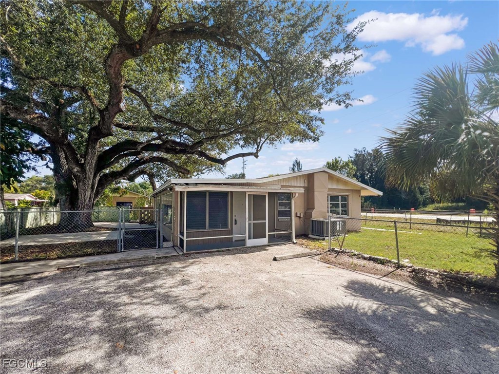 9861 Orange River Boulevard, Apt 01