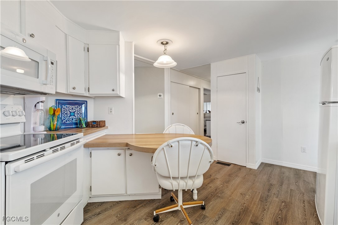 16041  Citron Way