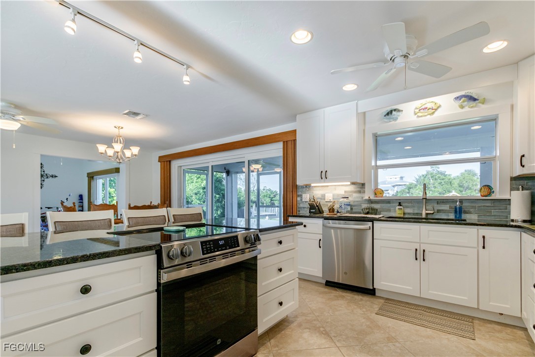 2790  Teal Court