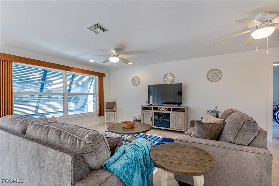 2790  Teal Court