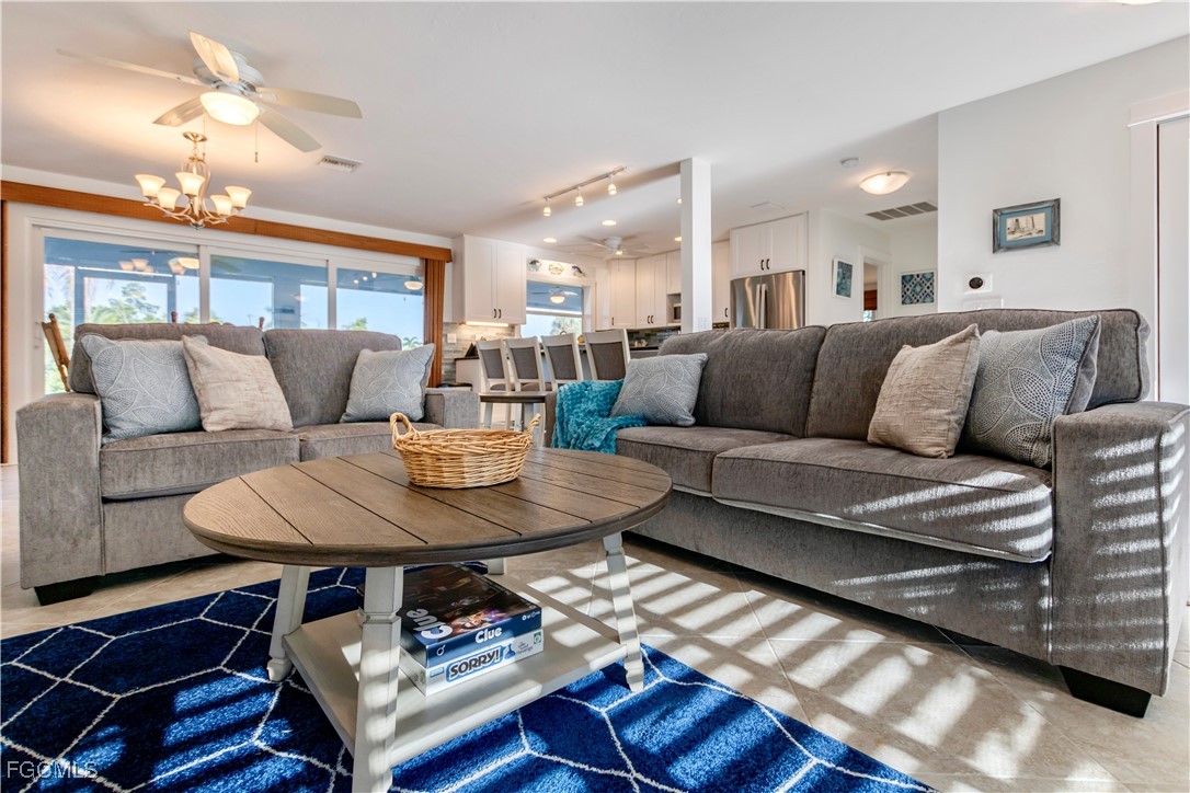 2790  Teal Court