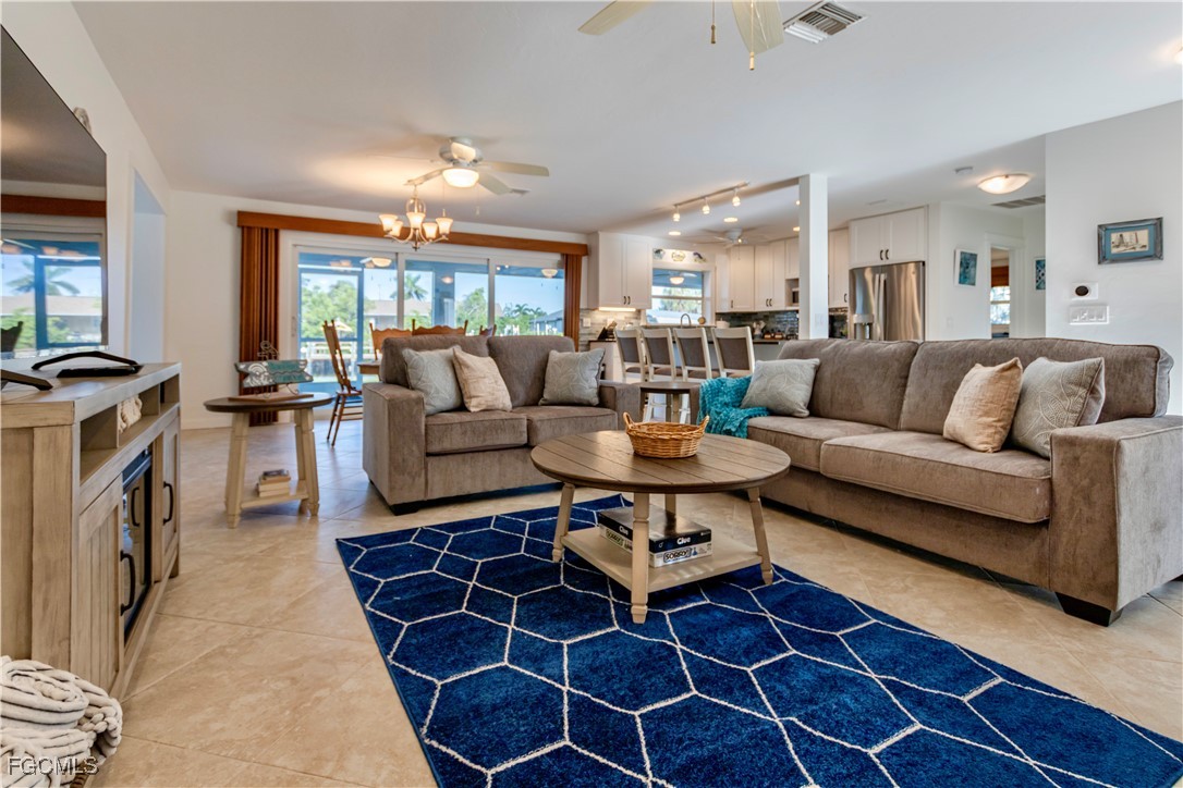 2790  Teal Court
