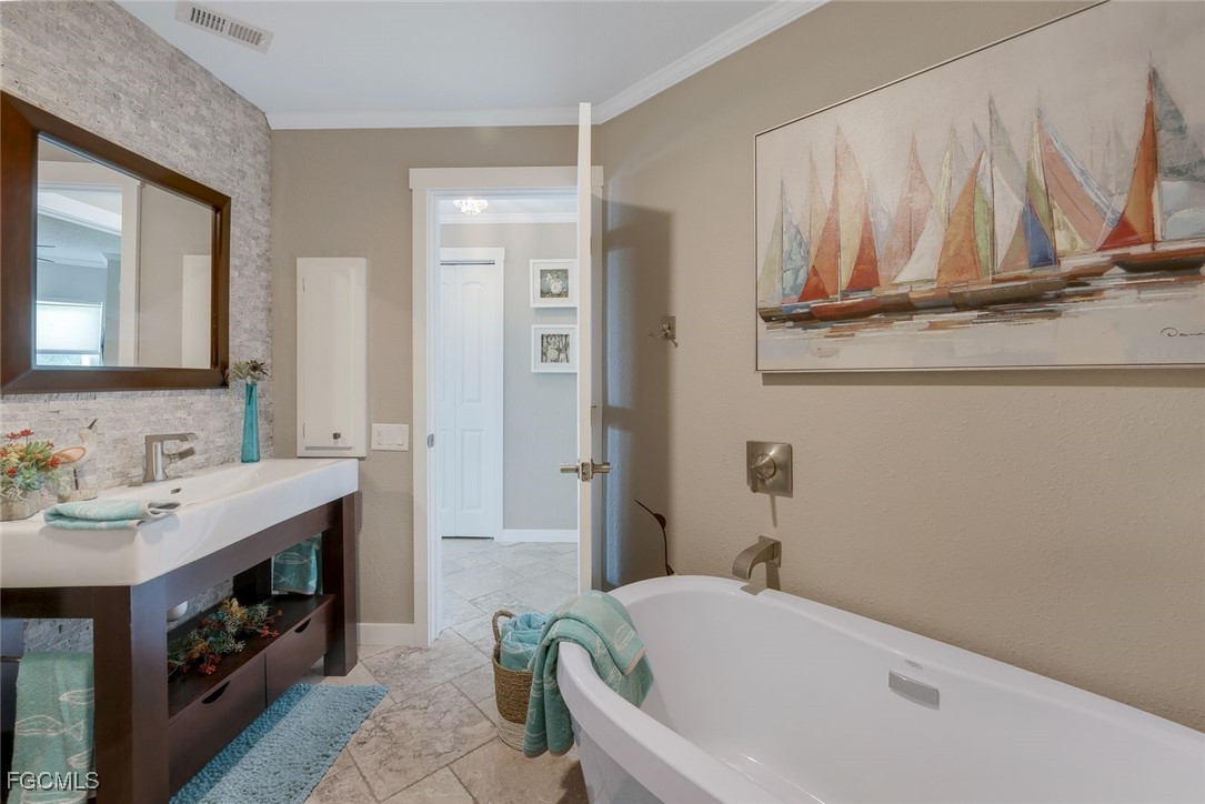 3735 SE 21st Place