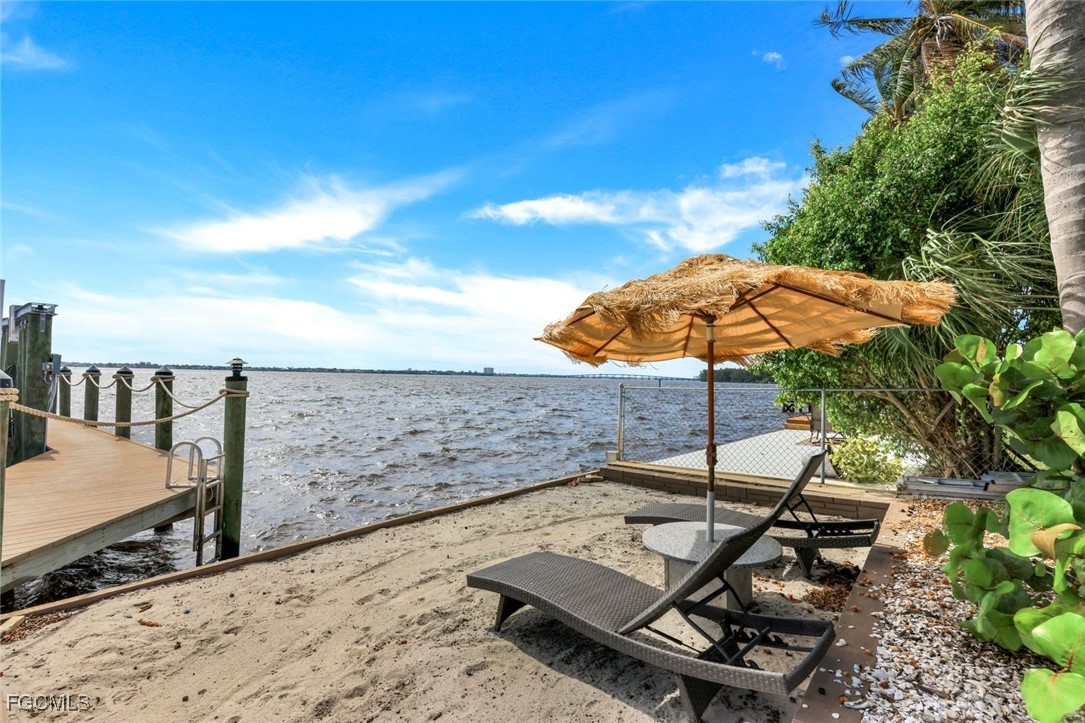 3735 SE 21st Place
