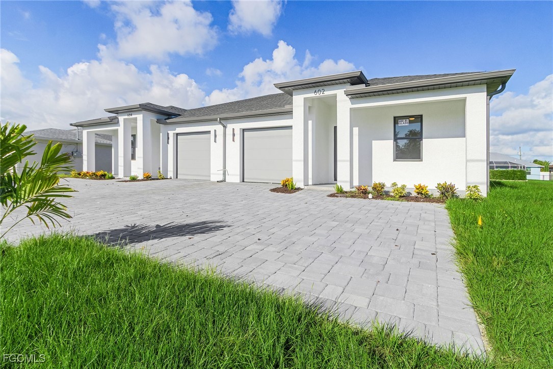 602/604 SW 8th Place