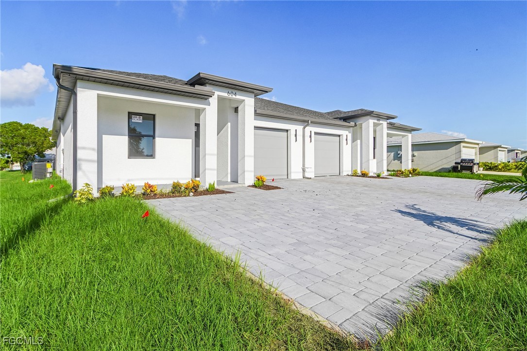 602/604 SW 8th Place