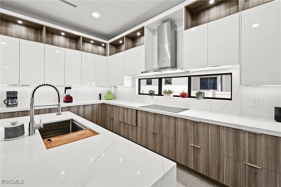 1332  Longwood Drive