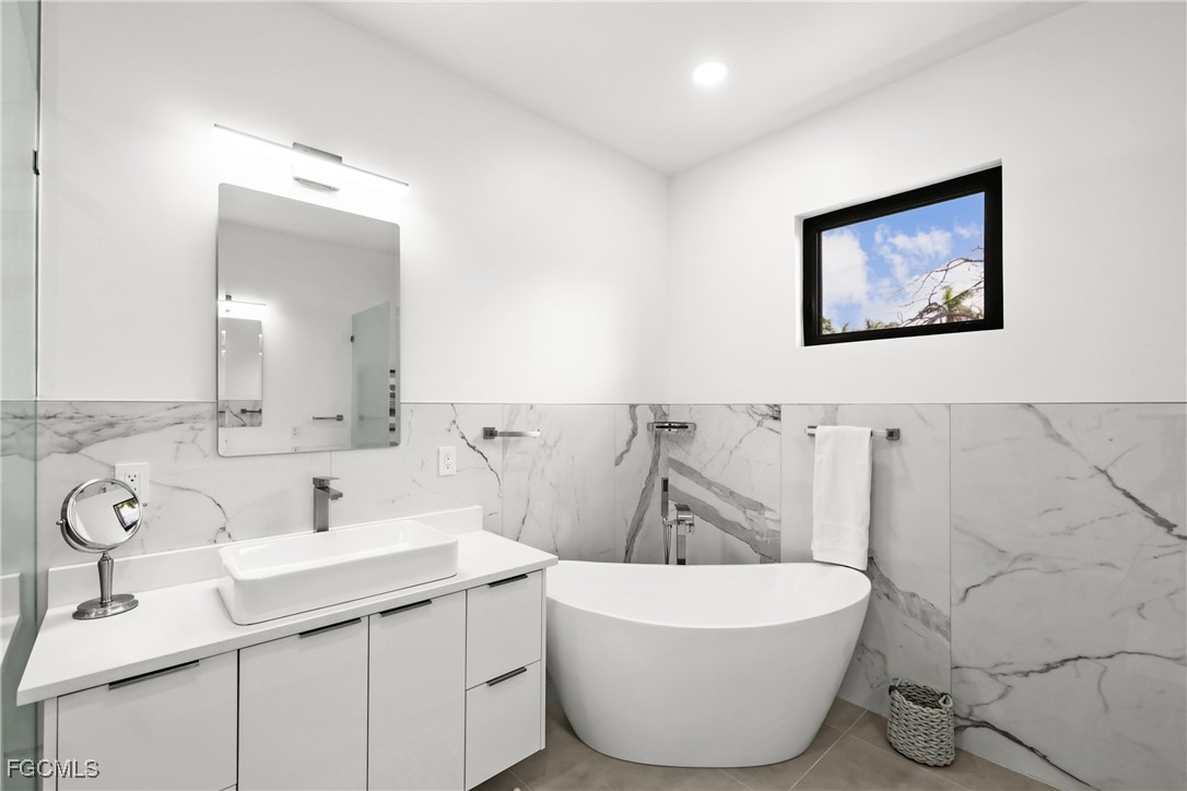 1332  Longwood Drive