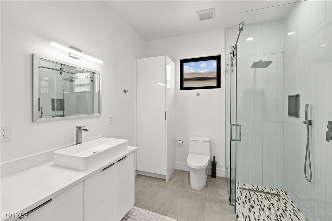 1332  Longwood Drive