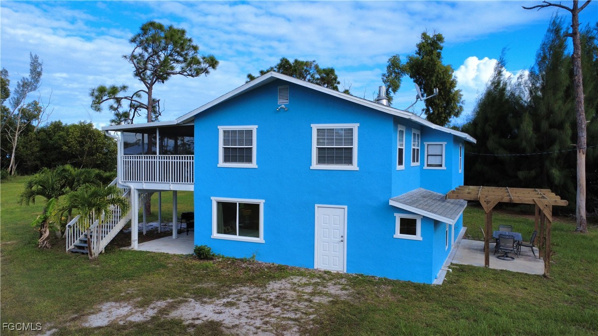 8642  Whispering Pines Drive