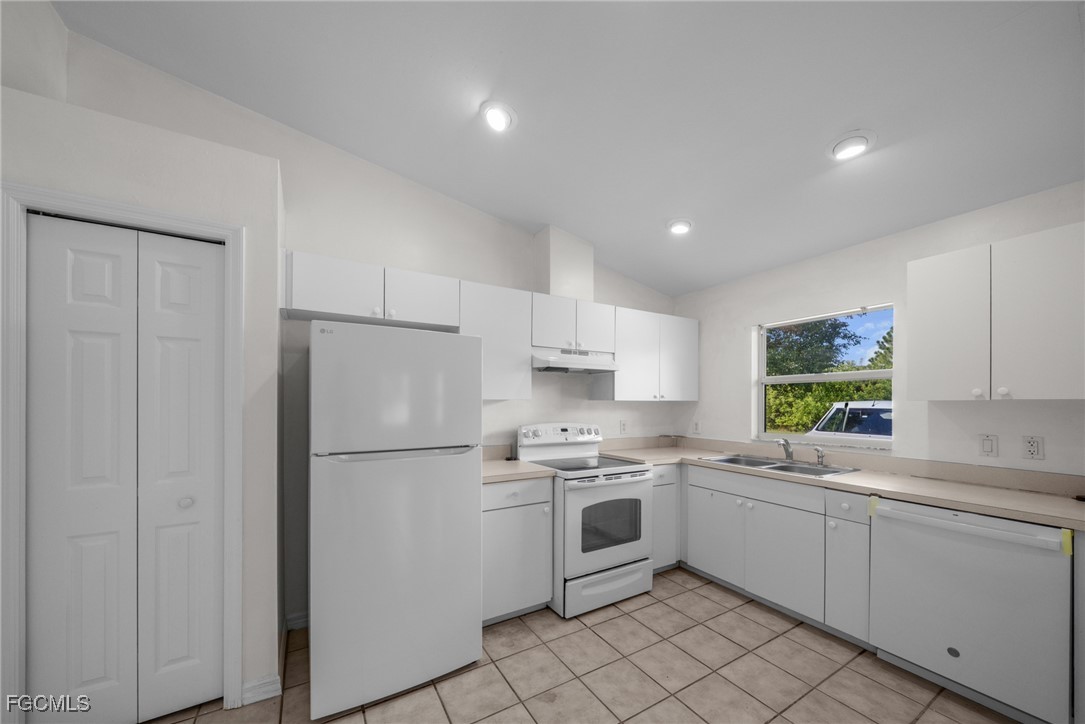 1241/1243  Bacon Avenue