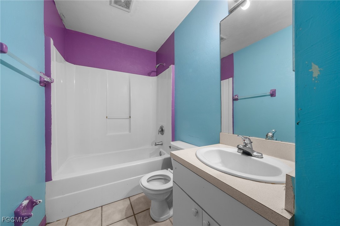 1241/1243  Bacon Avenue