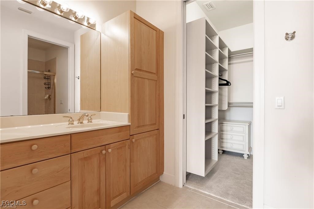 572  11th Avenue, Apt 2