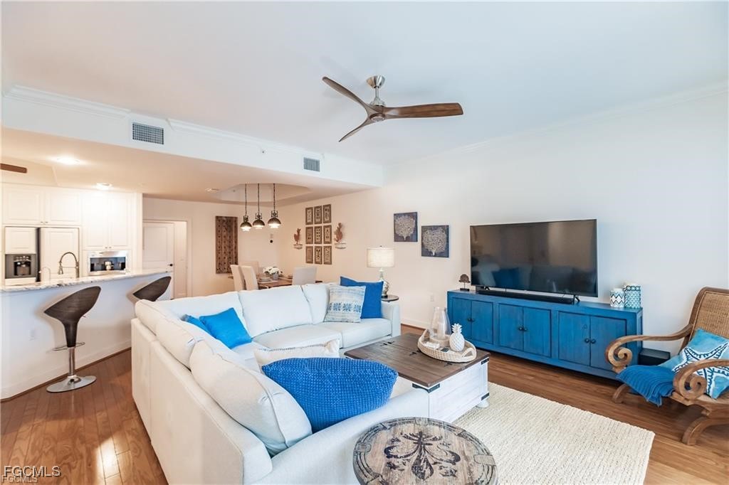 572  11th Avenue, Apt 2