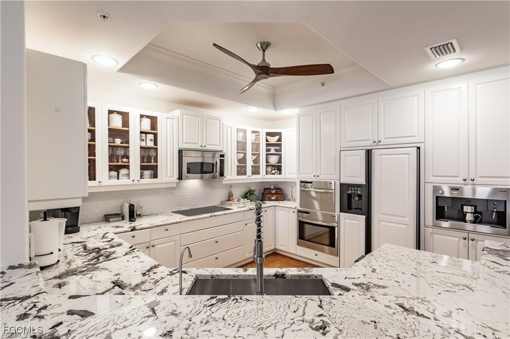 572  11th Avenue, Apt 2