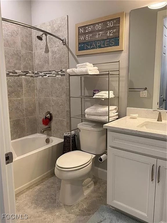 7666  Jacaranda Lane