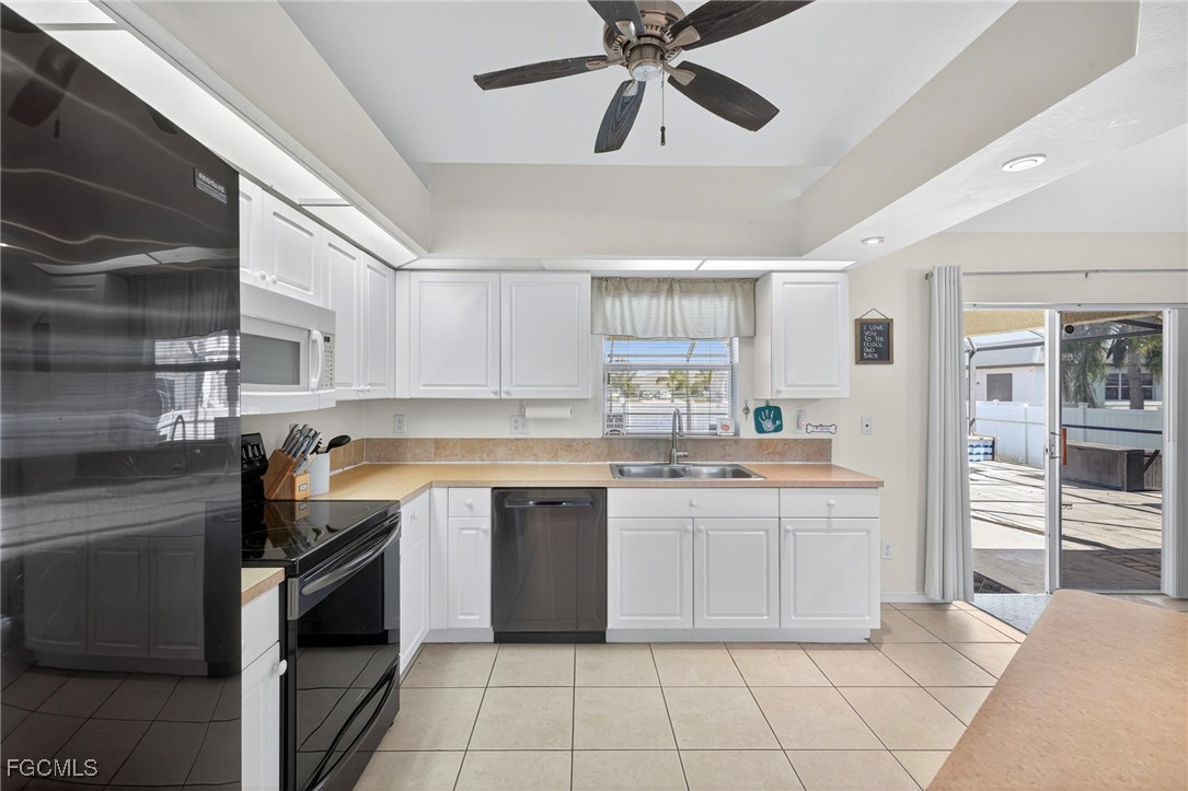 1633 NW 37th Place