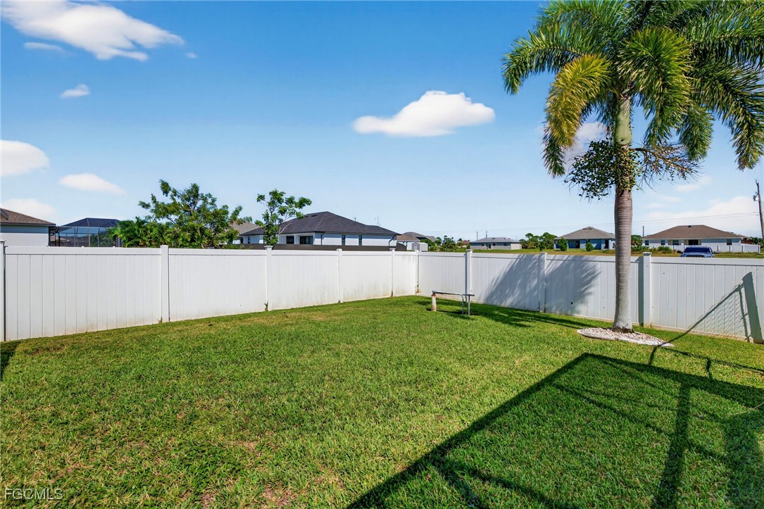 1633 NW 37th Place