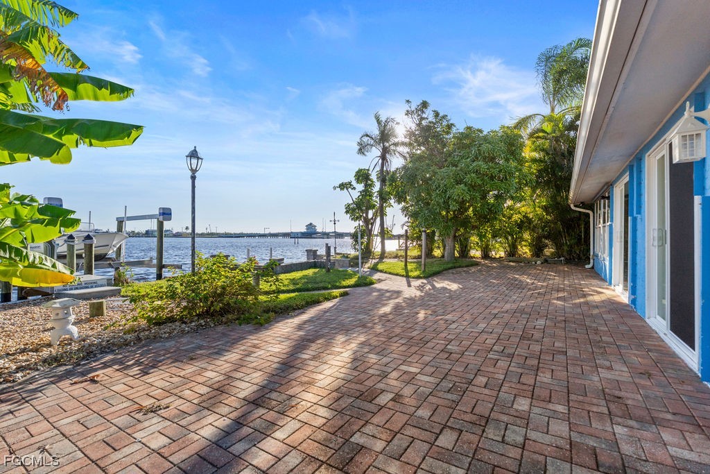 2504  Bayshore Drive