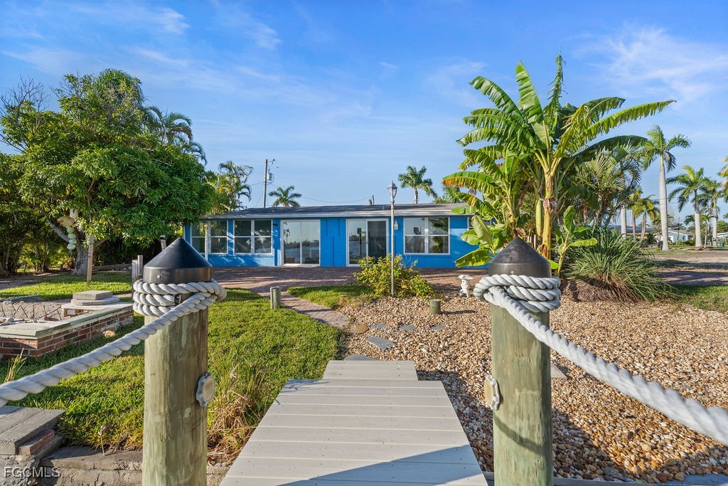 2504  Bayshore Drive
