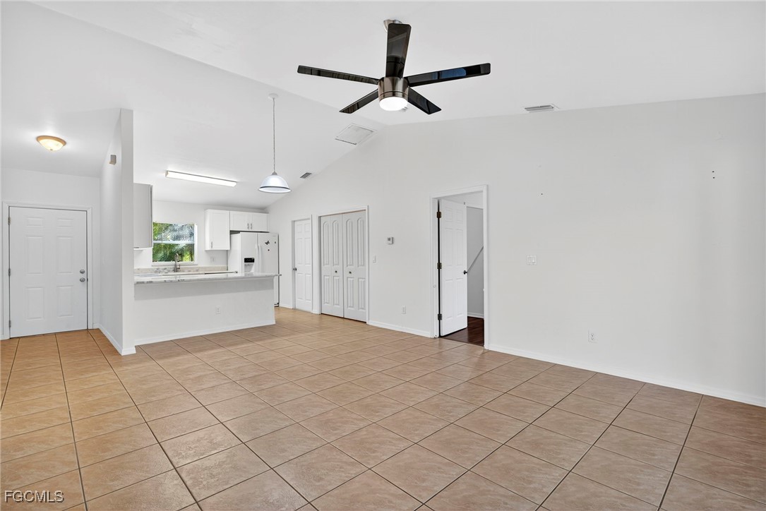 710/712  Creuset Avenue