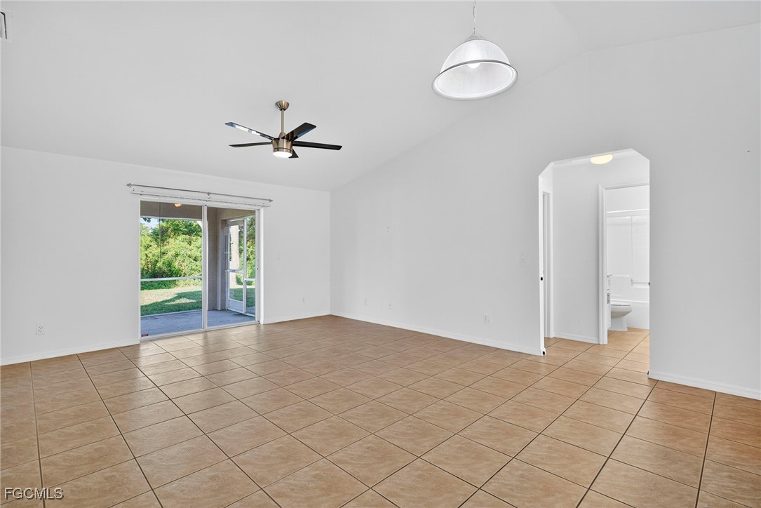 710/712  Creuset Avenue