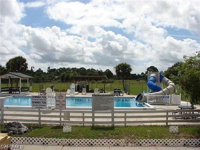 736  Woodland Boulevard