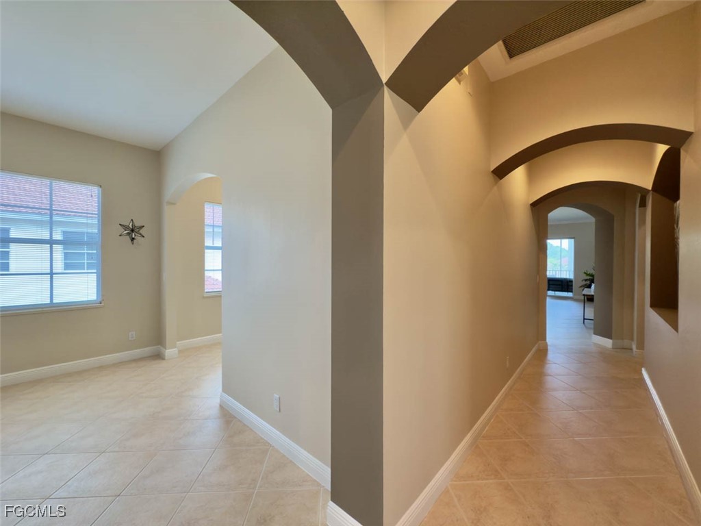 5956  Tarpon Gardens Circle, Apt 201