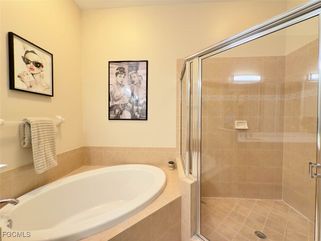 5956  Tarpon Gardens Circle, Apt 201