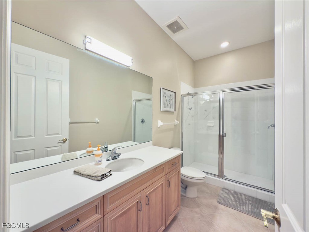 5956  Tarpon Gardens Circle, Apt 201
