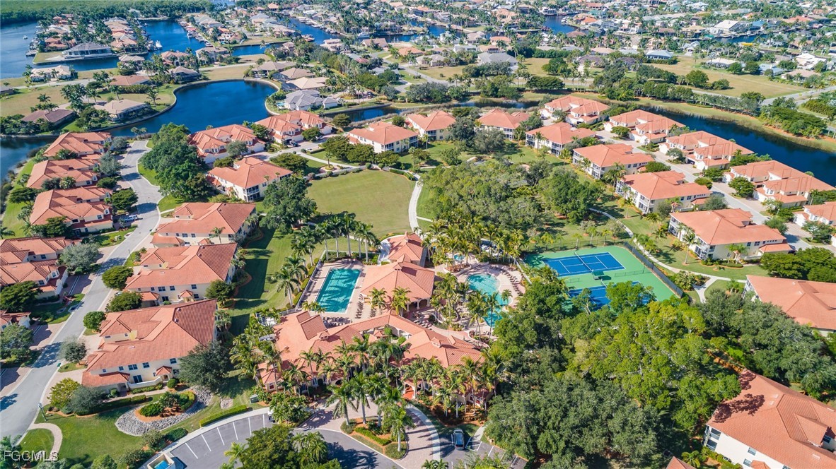 5956  Tarpon Gardens Circle, Apt 201