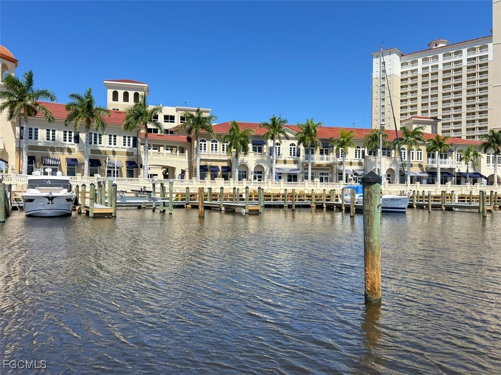 5956  Tarpon Gardens Circle, Apt 201