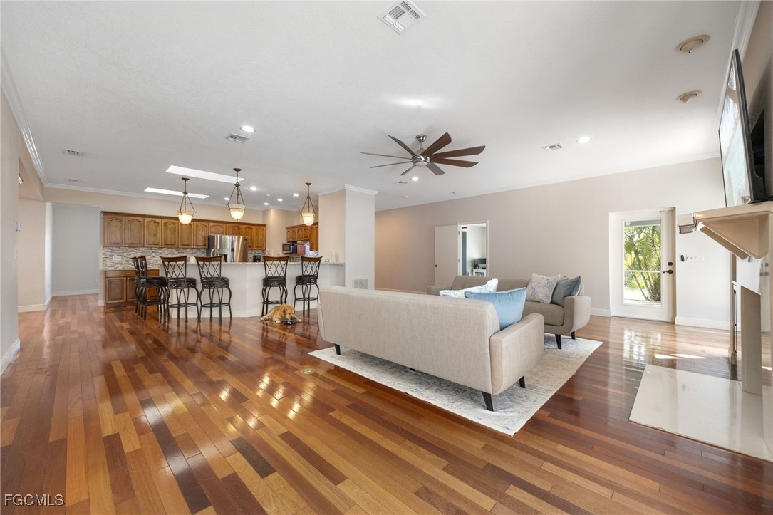 1261  Riverbend Drive