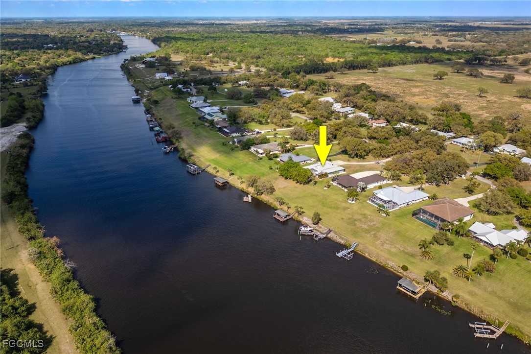 1261  Riverbend Drive