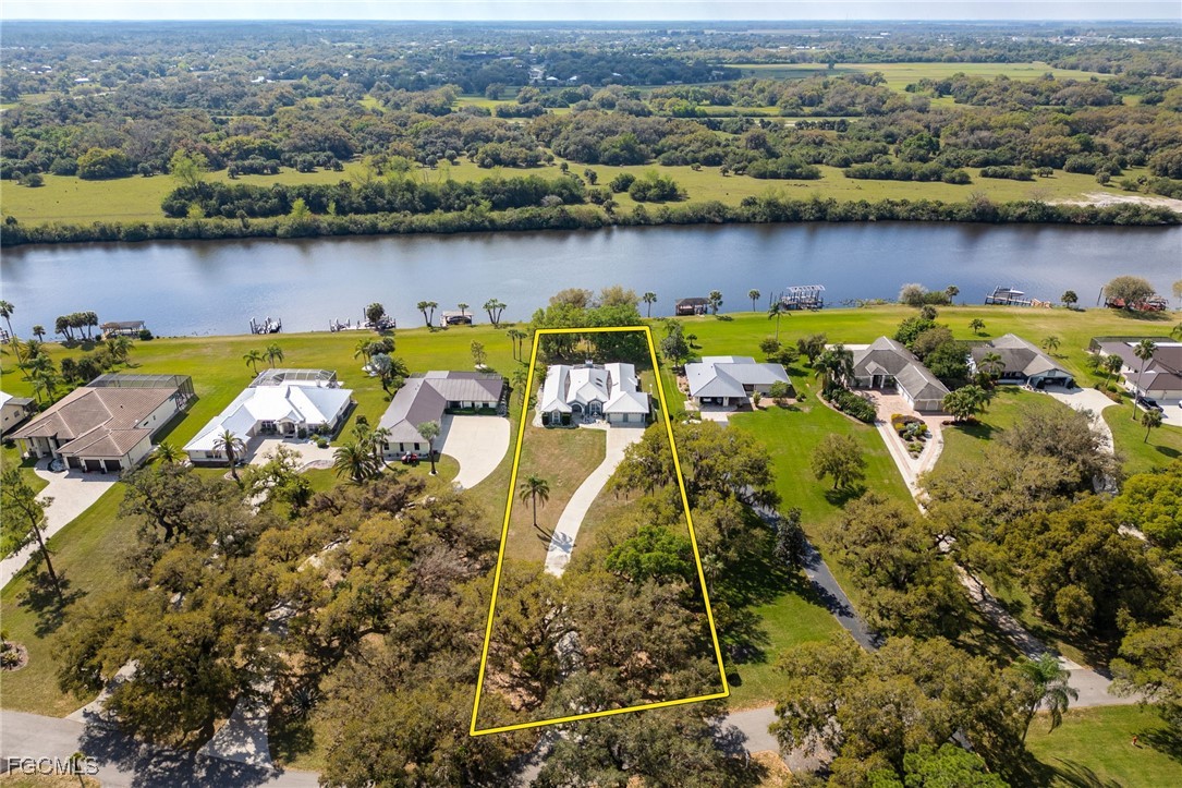 1261  Riverbend Drive