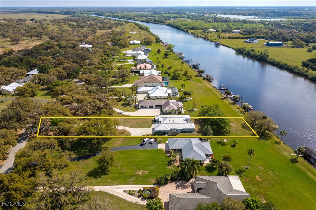 1261  Riverbend Drive